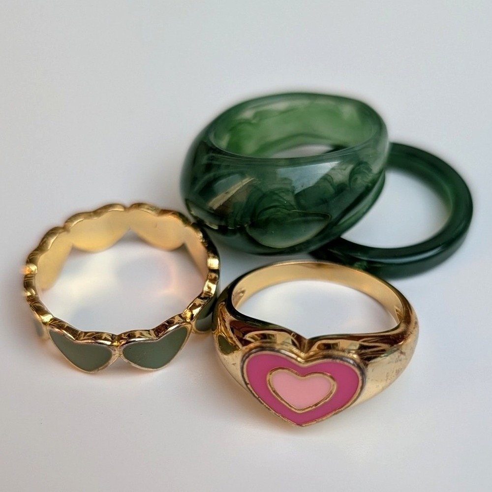 Evry Jewels Heart Ring 4 Piece Set Gold Enamel Green Resin Marbled Size 7.25-8